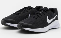 Nike Revolution 7