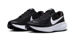 Nike Revolution 8